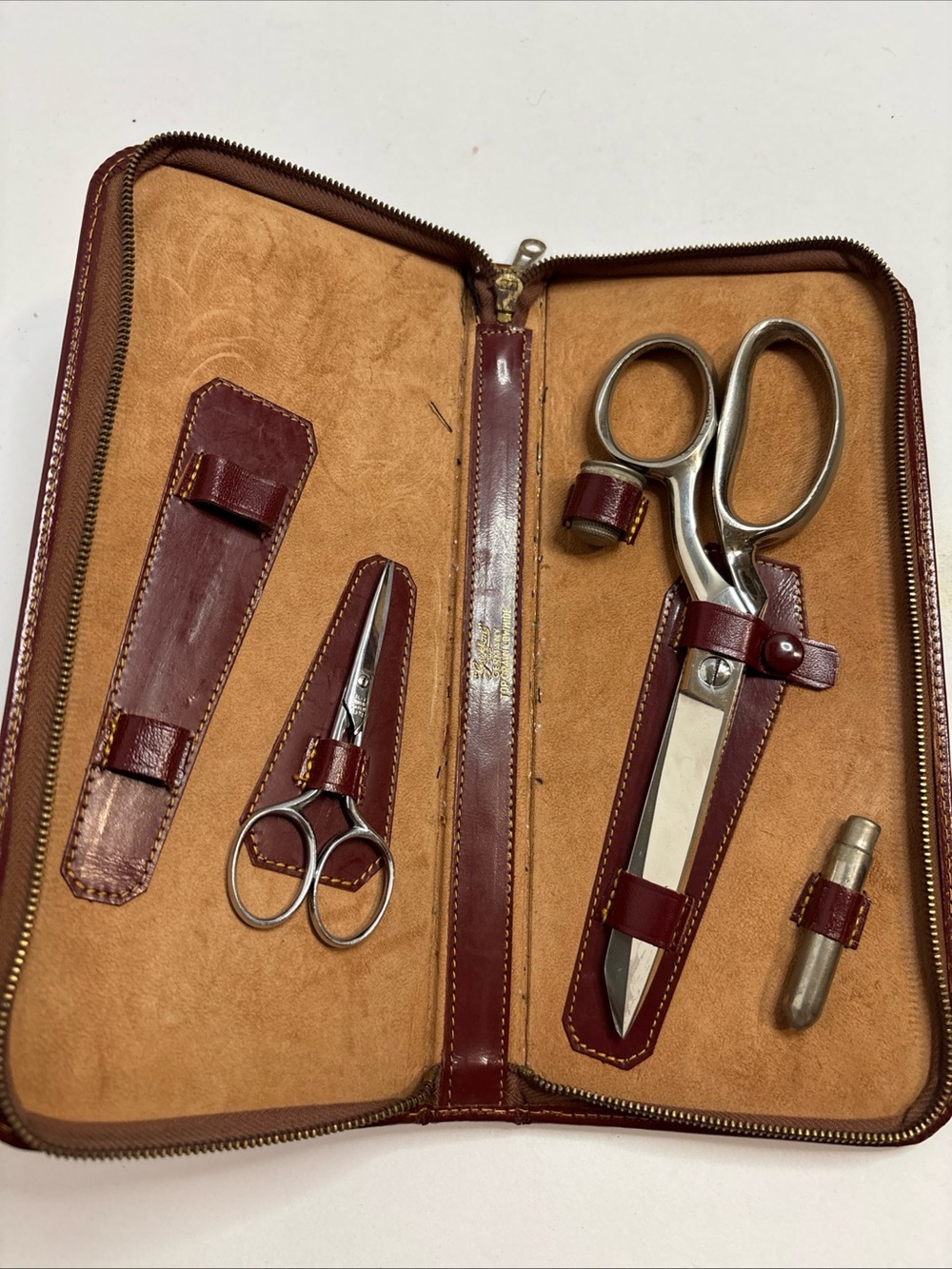 VTG Griffon  Scissors Chrome Plated With Red Leather Case Thimble Needle Holder